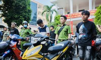 Bắt giữ khẩn cấp 25 người đua xe trên cầu Sài Gòn 