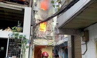 A 3-story house in an alley in Ho Chi Minh City burned fiercely