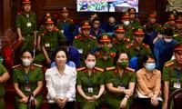 Hình ảnh trước phiên xét hỏi bà Trương Mỹ Lan và đại gia Nguyễn Cao Trí 