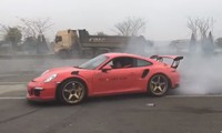 Cường Đô la biểu diễn drift trên Porsche 911 GT3 RS