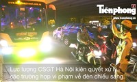 CSGT Hà Nội kiên quyết xử lý ôtô gắn đèn tăng sáng sai quy định