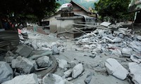 Bùn ngập nhà, xe bị vùi lấp sau sự cố hồ thải mỏ đồng ở Lào Cai