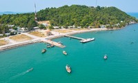 Thành phố Hà Tiên tính chi 2 tỷ thuê sà lan chở nước ngọt ra đảo