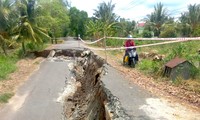 Thiệt hại hơn 2.900ha tôm, trên 400 điểm sạt lở, sụt lún do hạn hán ở Kiên Giang