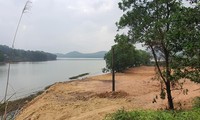 Khu vực hồ Đồng Quan có dấu hiệu bị san lấp nhưng khó xử lý do chồng chéo quản lý 