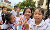 Học sinh đầu cấp Hà Nội tăng mạnh nên vấn đề tuyển sinh đầu cấp luôn nóng ảnh: Quỳnh Anh 