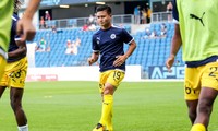 Quang Hải đang đóng vai người thừa ở Pau FC Ảnh: Getty Images 