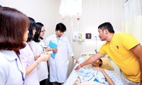 Sinh viên nước ngoài đến Bệnh viện Đại học Y dược TPHCM thực hành y khoa Ảnh: Bệnh viện cung cấp