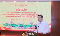 Trưởng ban Nội chính Trung ương Phan Đình Trạc phát biểu tại hội thảo