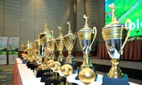 Bộ cúp giải thưởng Tiền Phong Golf Championship sẵn sàng chờ những người thắng giảiẢnh: HỒNG VĨNH
