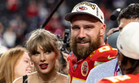 &quot;Phú bà&quot; Taylor Swift chi hàng tỷ đồng tặng quà sinh nhật cho Travis Kelce