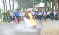 Thanh niên tham gia tuyên truyền, tập huấn phòng cháy chữa cháy cho người dân