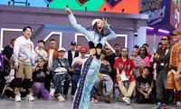 Street Dance Việt Nam tập 3: Chi Pu ke đầu, quyết liệt giành khăn từ tay Bảo Anh