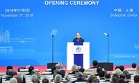 Thủ tướng Nguyễn Xuân Phúc phát biểu tại lễ khai mạc Hội chợ CIIE 2018. Ảnh: VGP