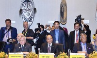 Thủ tướng Nguyễn Xuân Phúc tại cuộc đối thoại giữa các nhà lãnh đạo APEC với lãnh đạo các Quốc đảo Thái Bình Dương. Ảnh: Thống Nhất/TTXVN