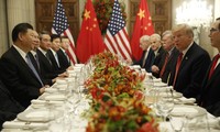 Tổng thống Mỹ Donald Trump và Chủ tịch Trung Quốc Tập Cận Bình tại cuộc gặp gỡ ăn tối ở Argentina và đạt được thỏa thuận tạm ngừng áp thuế 90 ngày kể từ 1/12.
