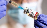 Các nhà khoa học tại đại học Oxford đang phát triển phiên bản vắc xin COVID-19 để chống lại các biến chủng mới.