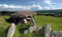 Tượng đài đá Arthur được cho là lâu đời hơn bãi đá cổ Stonehenge.