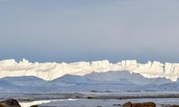 Tìm thấy hồ nước &apos;khủng&apos; dưới tảng băng lớn nhất Nam Cực 