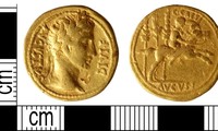 Phát hiện kho tiền cổ bằng vàng của người La Mã ở Vương quốc Anh 