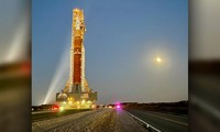 Vụ phóng &apos;tên lửa siêu lớn lên Mặt trăng&apos; của NASA bị trì hoãn hơn một tháng 
