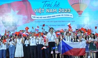 Trại hè Việt Nam hun đúc lòng yêu nước trong giới trẻ kiều bào