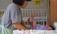 Một công ty Hàn Quốc đề nghị trả số tiền ‘khủng’ cho công nhân mỗi lần sinh con 