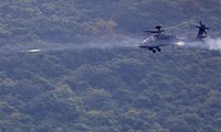 AH-64 Apache khai hỏa trong cuộc diễn tập bắn đạn thật ở đảo Đài Loan (Trung Quốc)