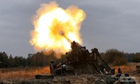 Pháo tự hành 2S7M Nga liên tiếp dội hỏa lực vào căn cứ điểm Ukraine