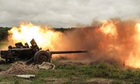 Pháo chống tăng MT-12 Rapira của Nga khai hỏa trong chiến dịch quân sự đặc biệt ở Ukraine