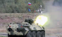 Xe bọc thép chở quân BTR-82A của Nga phô diễn sức mạnh