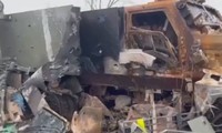Xe bọc thép Mastiff tan tành sau khi hứng trọn hỏa lực xe tăng Nga 