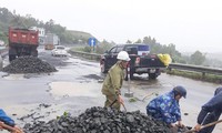 Quốc lộ 1 đoạn qua Bình - Định thường xuyên bị ngập nước, dẫn tới nhanh hư hỏng, xuống cấp.
