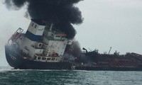 Tàu chở dầu Aulac Fortune của Việt Nam bốc cháy trên biển Hong Kong.