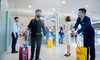 Theo Bamboo Airways, việc phun khử trùng toàn bộ hành khách trước khi lên tàu bay được thực hiện từ ngày 18/3, với tất cả chuyến bay khởi hành từ sân bay Nội Bài (Hà Nội).