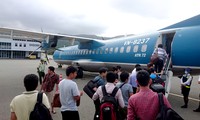 Hiện đường bay tới Côn Đảo chỉ có Vasco (thành viên của Vietnam Airlines) khai thác bằng tàu bay ATR72. 
