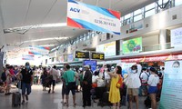 Các hãng tăng cường thêm hàng chục chuyến bay vào tối 26, rạng sáng 27/7 để đưa khách rời Đà Nẵng.