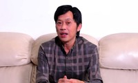 Hoài Linh trong clip lên tiếng giải thích về số tiền kêu gọi ủng hộ lũ lụt miền trung cuối năm 2020 nhưng tới nay chưa đem ủng hộ.