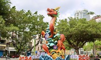Độc đáo linh vật rồng dài 63 m ở Nha Trang