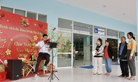 Mang âm nhạc đến bệnh viện ở Nha Trang