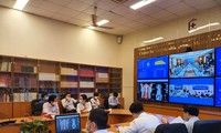 Các chuyên gia của Bệnh viện Đại học Y Hà Nội tại một buổi hội chẩn khám chữa bệnh từ xa với tuyến dưới