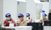Nỗi niềm công nhân ở lại khu công nghiệp đón Tết để phòng chống dịch COVID-19
