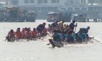 Sông Hương ‘vỡ òa’ trong lần đua ghe truyền thống đầu tiên toàn TP Huế