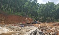 TT-Huế: Ngang nhiên xây dựng khu du lịch ‘chui’ giữa rừng