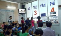 TT-Huế: Vì sao nhiều đơn vị y tế công lập thu viện phí không đủ trả lương?