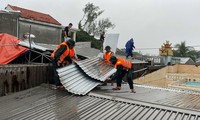 Hơn 70 ngôi nhà tại TT-Huế bị lốc xoáy tàn phá