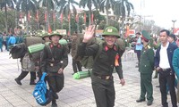 Thanh niên Thừa Thiên-Huế lên đường nhập ngũ