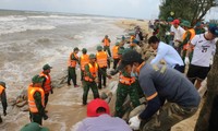 Bờ biển sạt lở dữ dội, lãnh đạo Thừa Thiên Huế chỉ đạo khẩn 