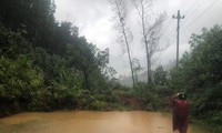 Sạt lở núi, hơn 2.800 người dân Trà Leng bị cô lập