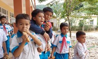 Chậm trễ triển khai, học sinh miền núi Quảng Nam chờ hết năm học vẫn không được uống sữa học đường